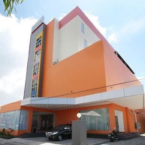 Hotel Sakura Manado
